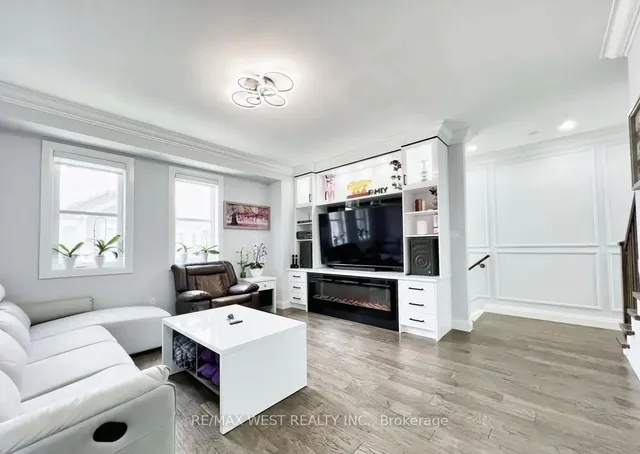 Additional image 7 of 975 Whitlock Ave Unit 20