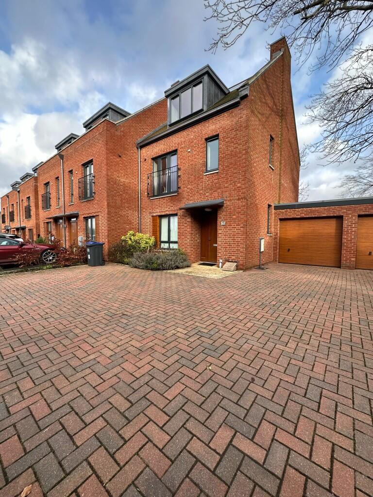 Additional image 4 of Green Close, AL9