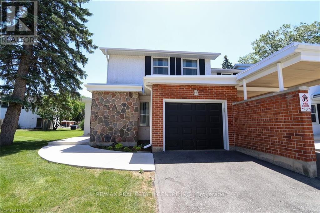 1 - 423 KEATS WAY|Waterloo, Ontario N2L5S7