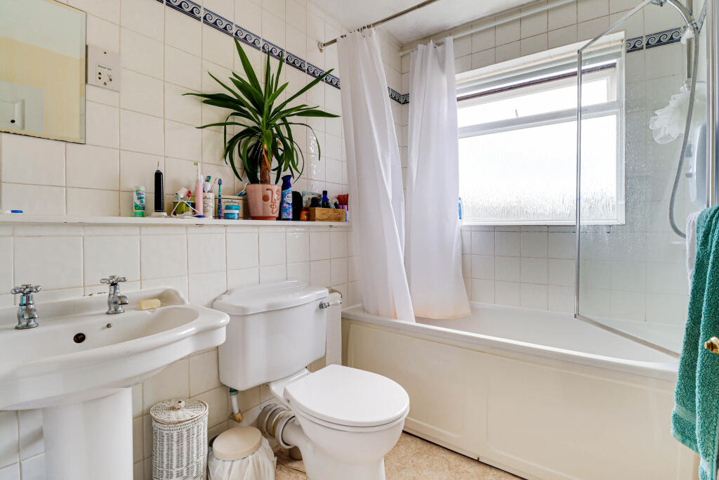 Additional image 8 of Carlton Road, Harpenden, AL5