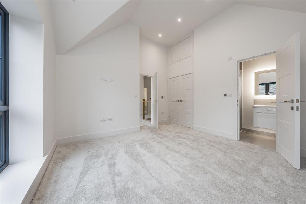 Additional image 22 of Bucknalls Drive, Bricket Wood, St. Albans