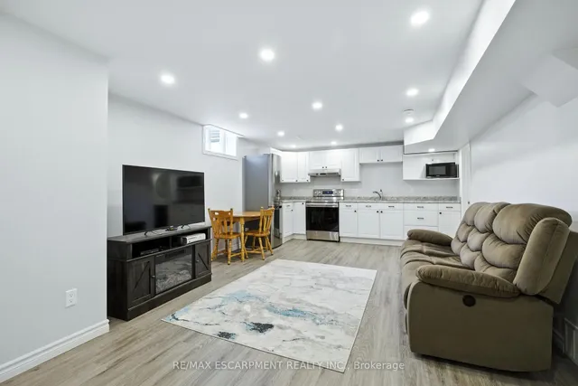 Additional image 23 of 17 Hillgarden Dr