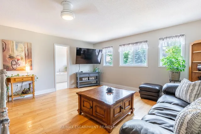 Additional image 24 of 40 Premier Rd