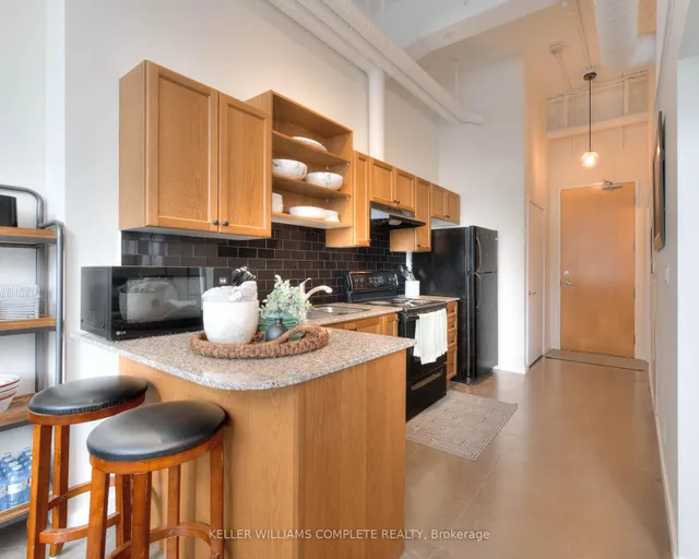 Additional image 4 of 410 King St Unit 108