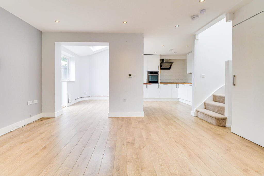 Additional image 2 of St. Lukes Place, Wellington Road, St. Albans, AL1