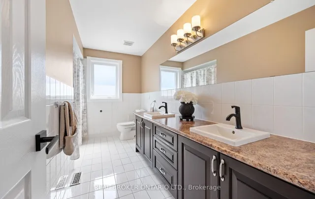 Additional image 42 of 4231 Highgate Cres
