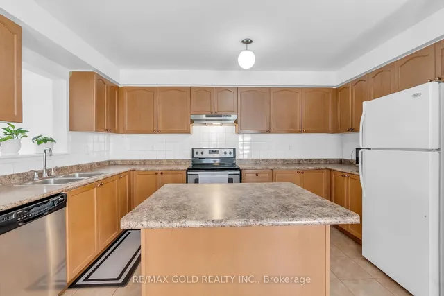 Additional image 14 of 144 Crystalview Cres
