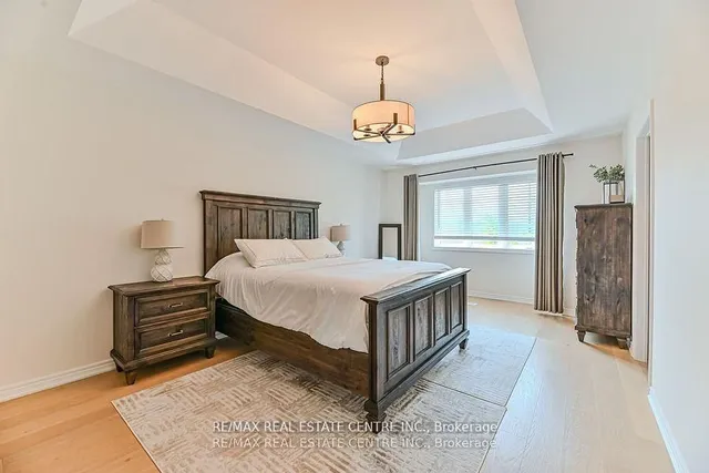Additional image 19 of 2498 Longridge Cres