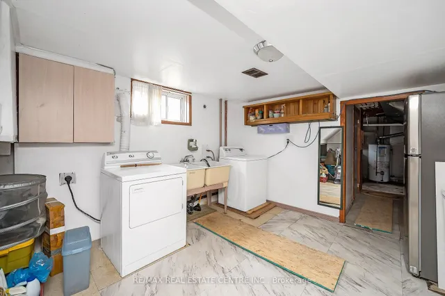 Additional image 25 of 676 Upper Wentworth St