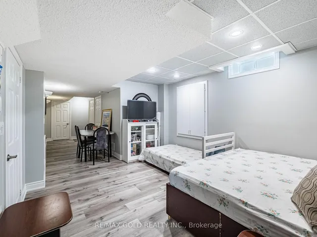 Additional image 30 of 22 Salonica Rd