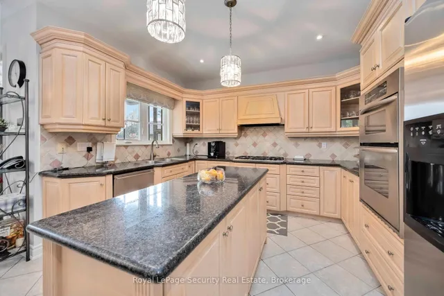 Additional image 11 of 27 Gaydon Ave