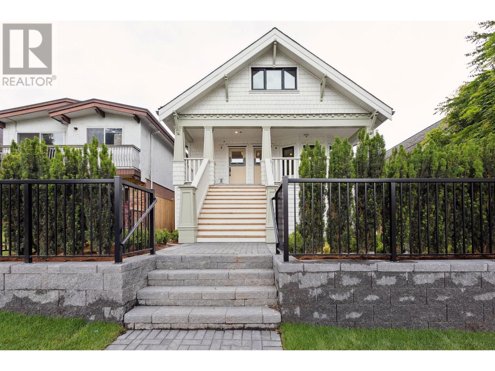 2530 MCGILL STREET|Vancouver, British Columbia V5K1H1