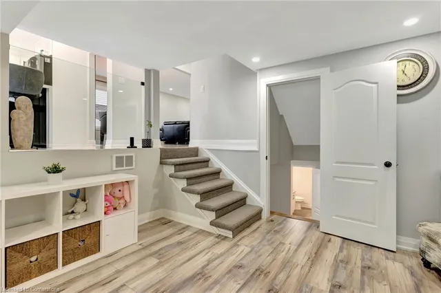 Additional image 19 of 101 Devonglen Dr