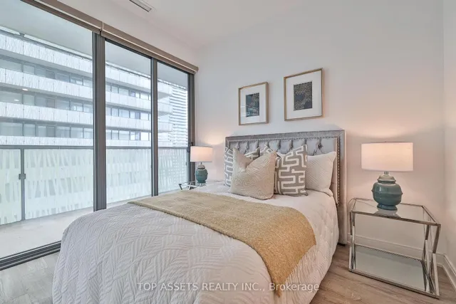 Additional image 25 of 50 Charles St Unit 3707