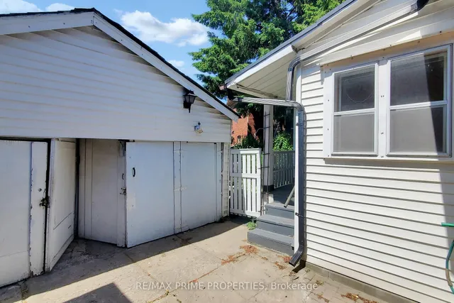 Additional image 29 of 1398 Pape Ave