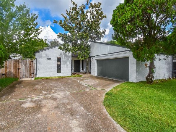 2802 Ashford Oak Dr, Houston, TX 77082