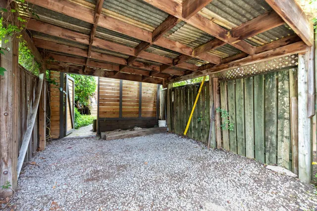 Additional image 41 of 137 Marlborough Pl