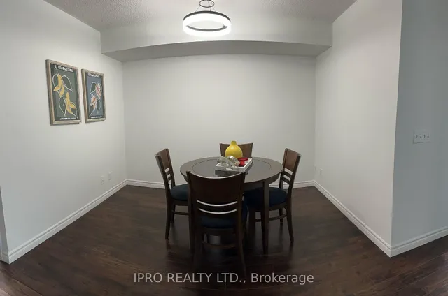 Additional image 5 of 30 Grand Trunk Cres Unit 2015