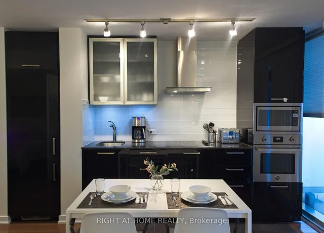 Additional image 3 of 12 York St Unit 1905