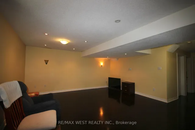 Additional image 40 of 6 Bowsfield Dr