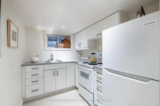 Additional image 44 of 154 Dalewood Cres