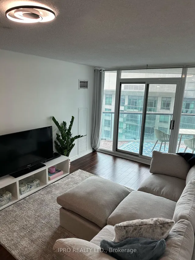 Additional image 3 of 30 Grand Trunk Cres Unit 2015