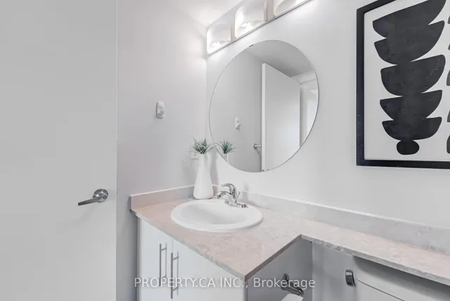 Additional image 15 of 16 Yonge St Unit 807