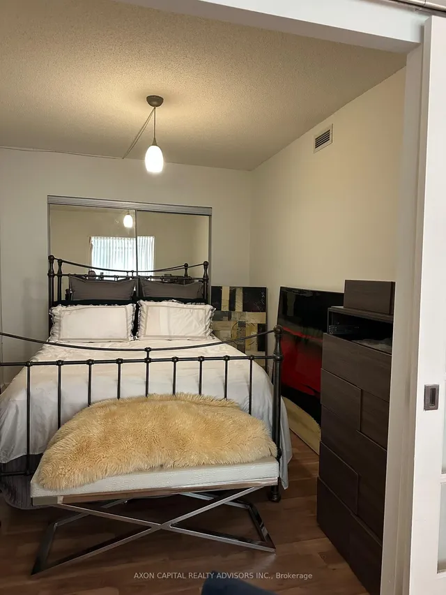 Additional image 5 of 350 Wellington St Unit M32