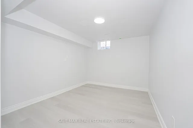 Additional image 39 of 49 Scotchmere Cres