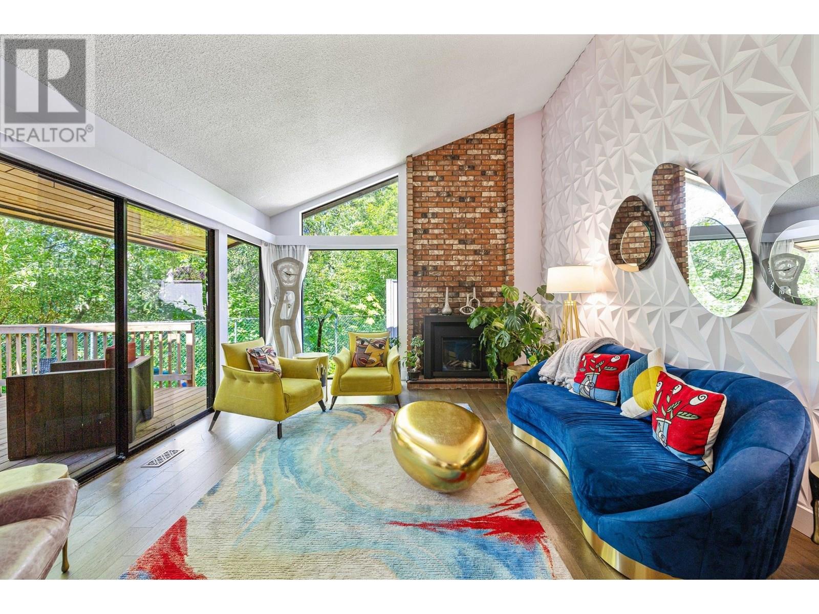 2873 CAPILANO ROAD|North Vancouver, British Columbia V7R4H4