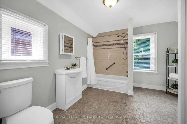 Additional image 18 of 26 Mars Ave