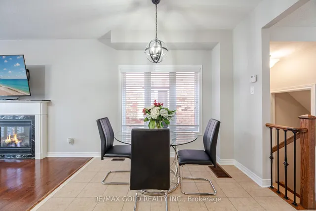 Additional image 7 of 28 Versailles Cres