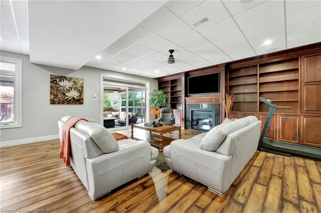 Additional image 27 of 36 Newcastle Crt