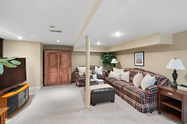 Additional image 31 of 7 Peel Ave