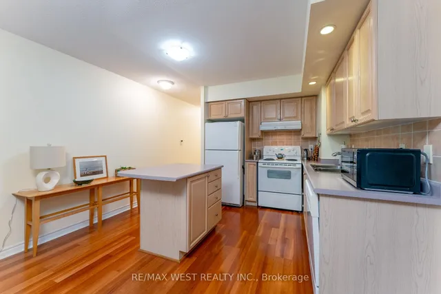 Additional image 11 of 5229 Dundas St Unit 201