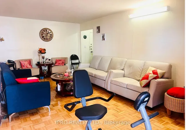 房产图片 3 - 5 马西广场 Unit 2418