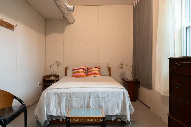 Additional image 39 of 29 Case St