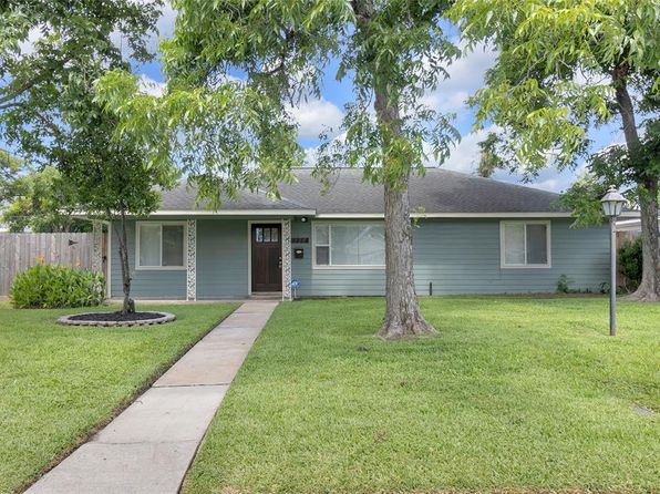 2934 Robertson St, Houston, TX 77009