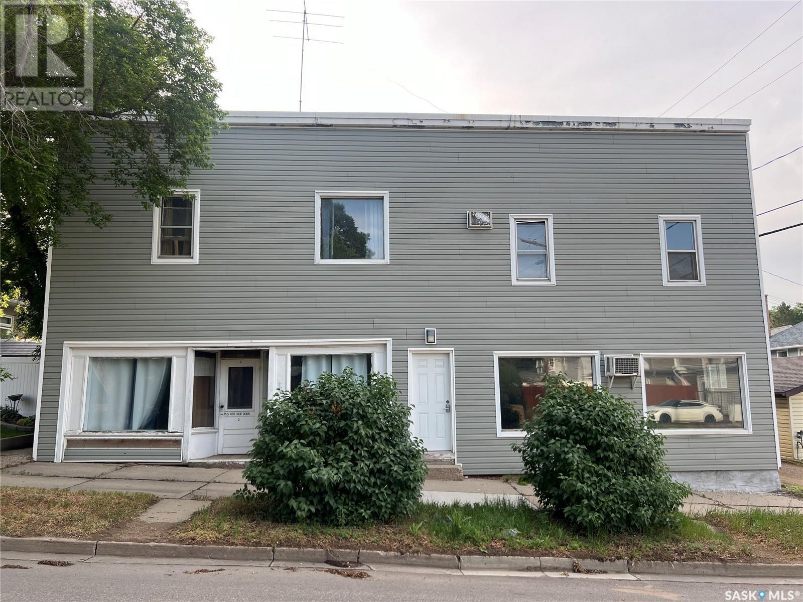 1019 1ST AVENUE NW|Moose Jaw, Saskatchewan S6H3N1