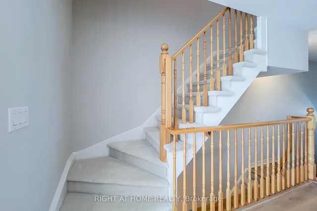 房产图片 12 - 1380 Costigan Rd 单元 33