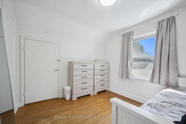 Additional image 15 of 319 Clifton Rd