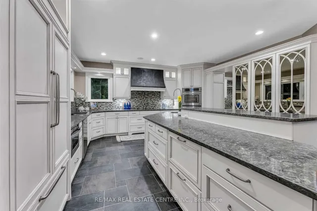 Additional image 18 of 11135 Menzies Crt