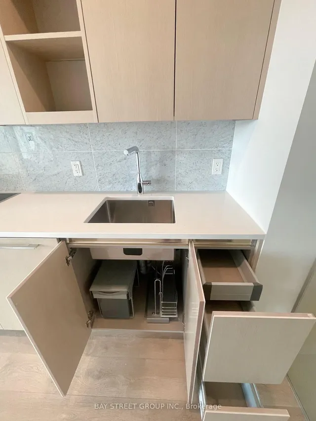 Additional image 15 of 85 Mcmahon Dr Unit 707