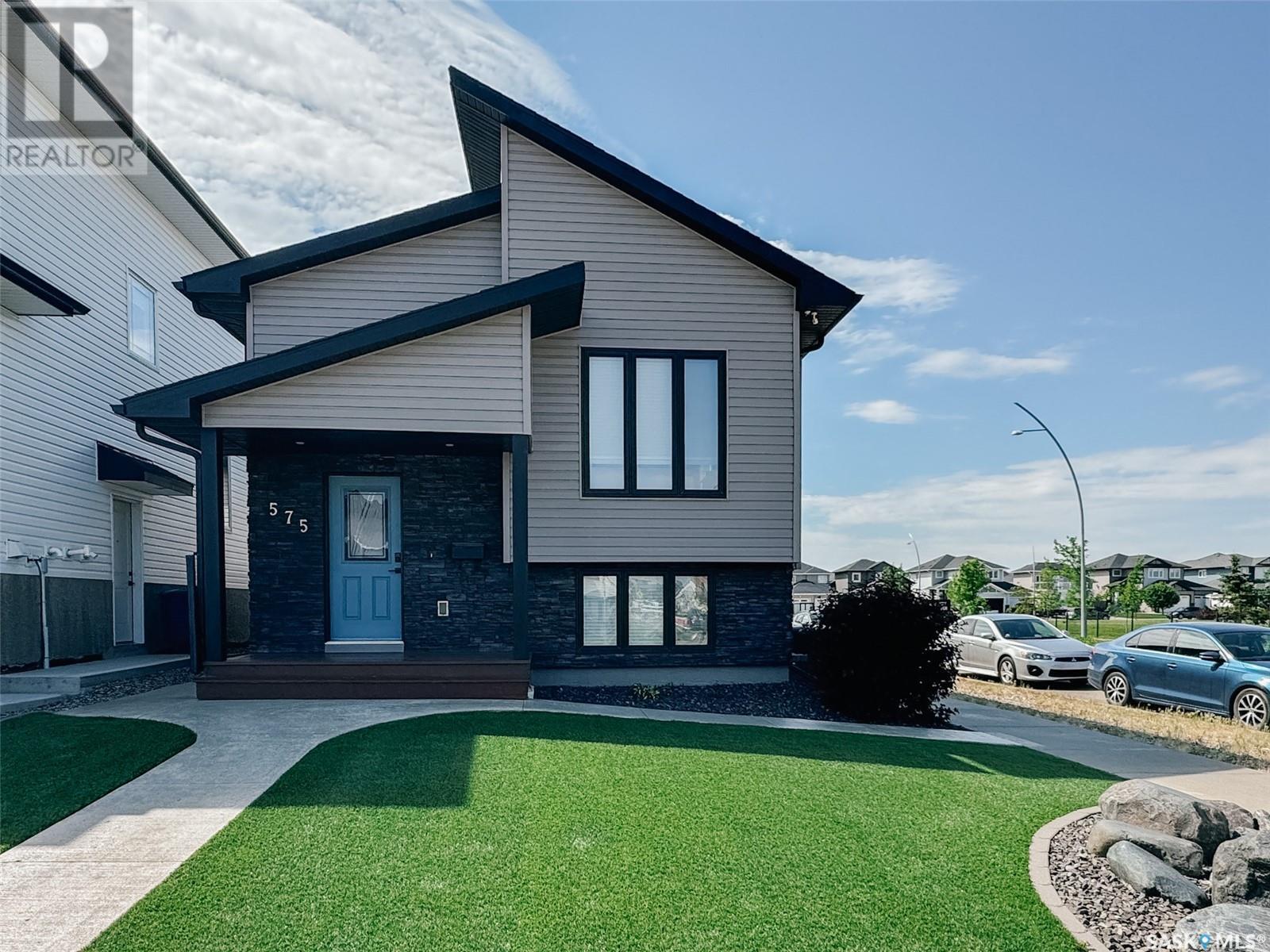 575 Marlatte LANE|Saskatoon, Saskatchewan S7W0S8