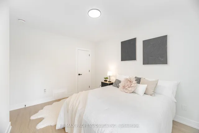 Additional image 24 of 4 Lloyd Manor Rd