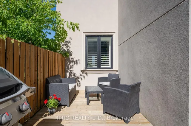 Additional image 41 of 86 Roosevelt Rd