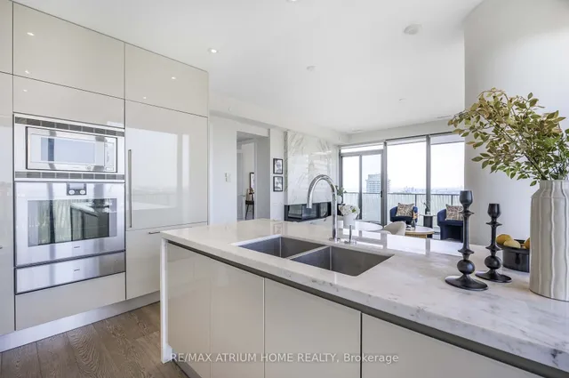 Additional image 40 of 42 Charles St Unit PH 5305