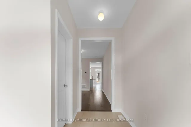 房产图片 2 - 873 Logan Dr