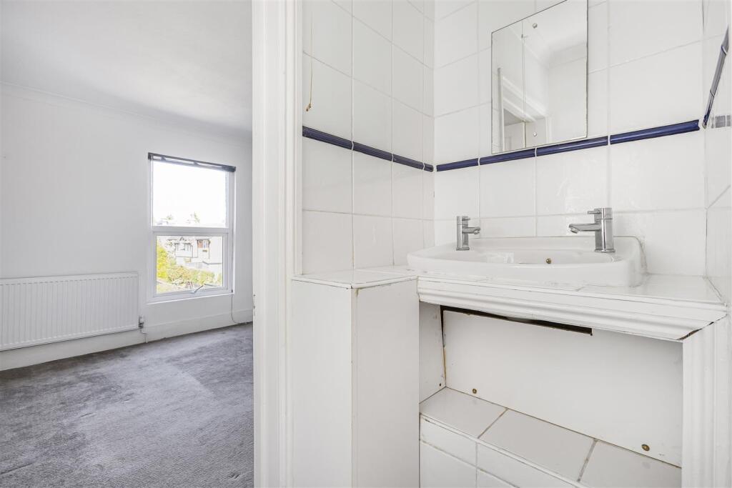 Additional image 8 of Station Road, Harpenden, AL5