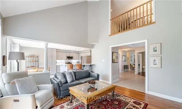 房产图片 9 - 26 Baccarat Cres